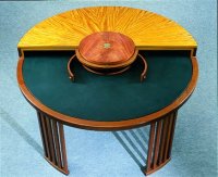 chameleon_desk_1.jpg (44100 bytes)