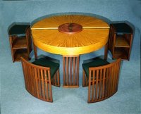 chameleon_desk_with_extras_6.jpg (41058 bytes)