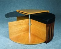 chameleon_low_table_2_x200.jpg (8000 bytes)