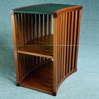 chameleon_side_table_1_200x.jpg (10601 bytes)